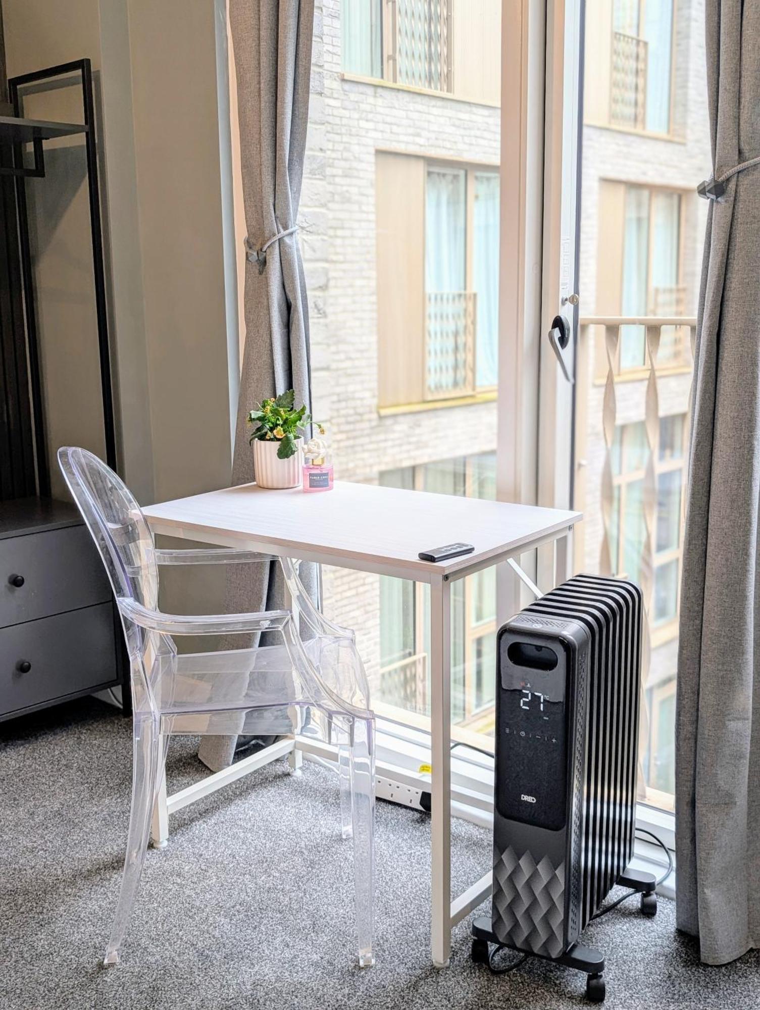 With Private Bathroom & Private Balcony * Londres